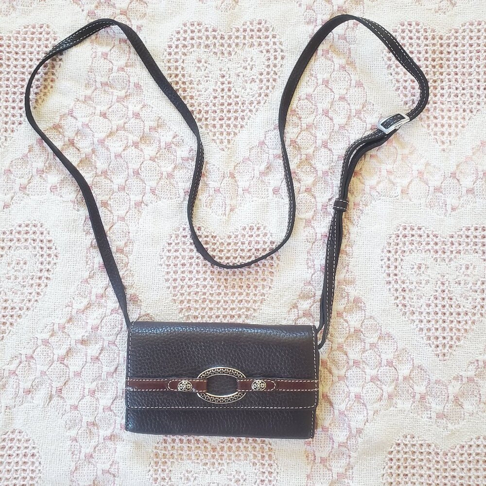 VINTAGE BRIGHTON BROWN LEATHER CROSSBODY WALLET.
